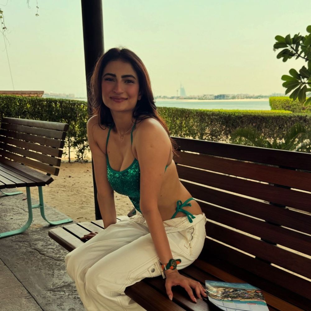 PIC: Palak Tiwari relishes super huge naan while in Dubai, calls it 'Yummiest'