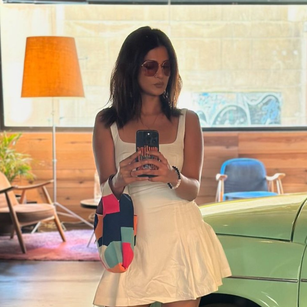 PICS: Jennifer Winget glows in happiness during fun-filled London trip with friends PICS: Jennifer Winget glows in happiness during fun-filled London trip with friends