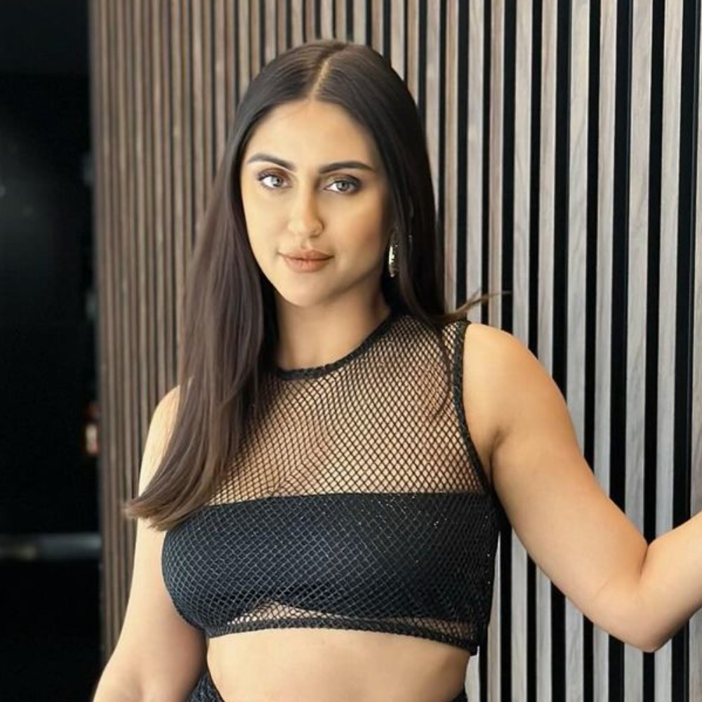 Krystle D'souza channels effortless summer style in trendy skirt set on Laughter Chefs  Krystle D'souza channels effortless summer style in trendy skirt set on Laughter Chefs