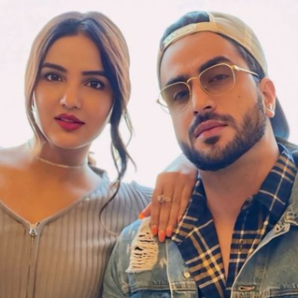 Aly Goni and his family throw surprise birthday party for Jasmine Bhasin in Thailand; S...