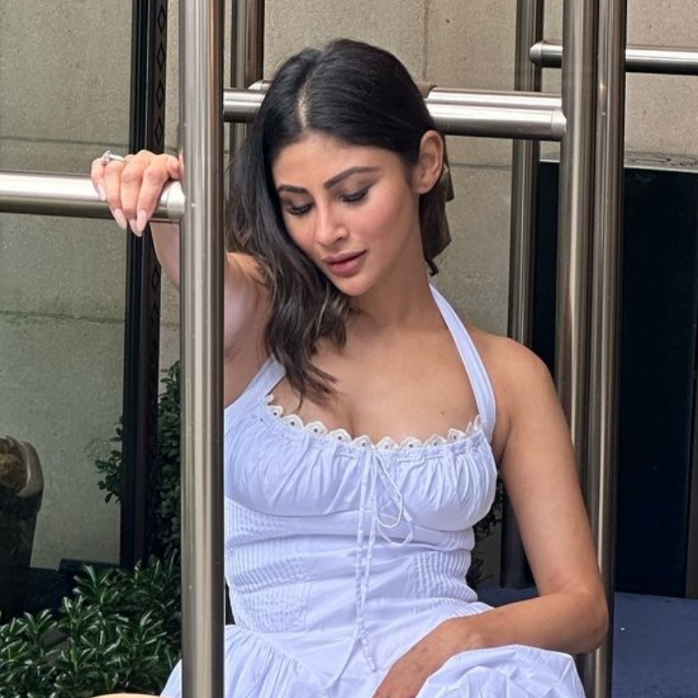 Mouni Roy looks like princess straight out of a fairytale in ethereal white dress; fans call her, ‘House of beauty’ Mouni Roy looks like princess straight out of a fairytale in ethereal white dress; fans call her, ‘House of beauty’