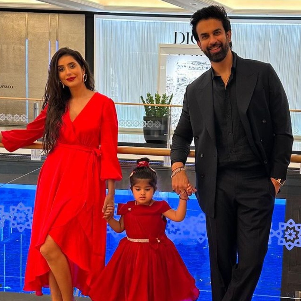 Charu Asopa parties with ex-husband Rajeev Sen and his sister Sushmita Sen in Dubai Charu Asopa parties with ex-husband Rajeev Sen and his sister Sushmita Sen in Dubai