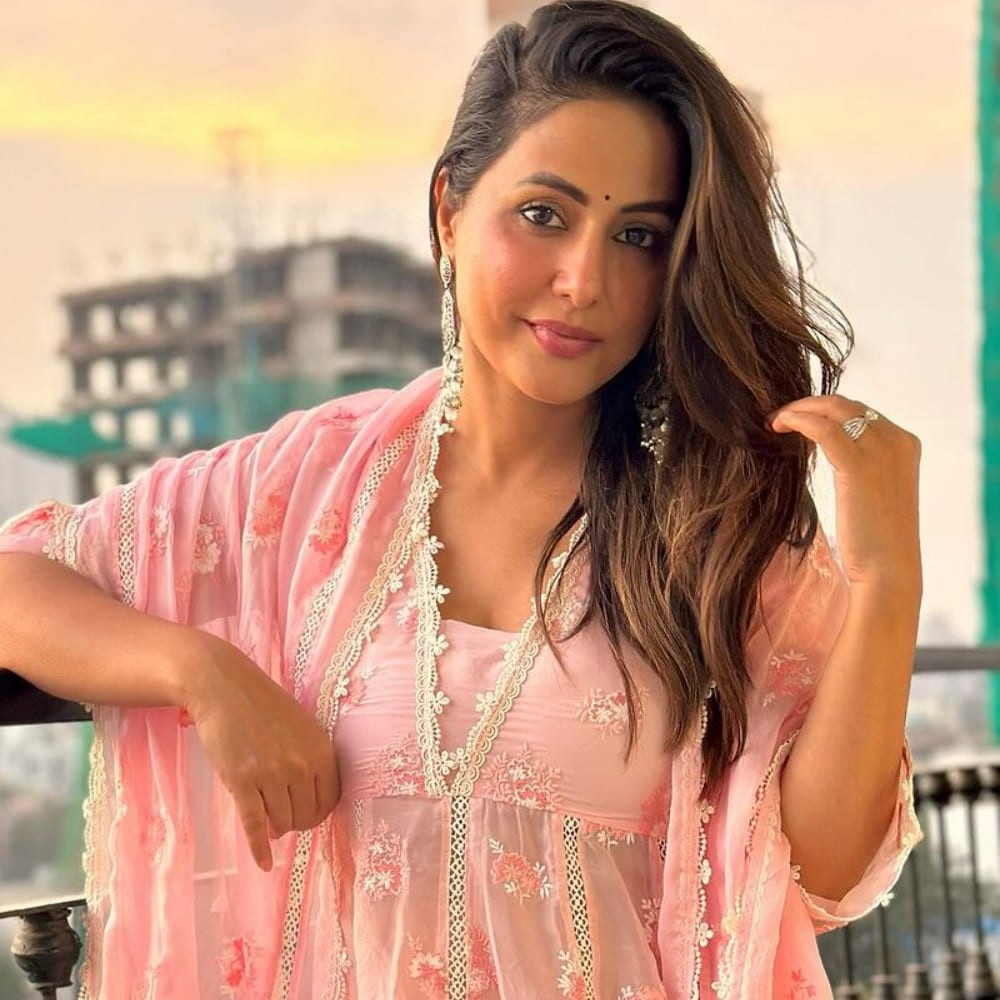 Scarred not scared: Hina Khan remains undeterred after stage three breast cancer diagnosis; pens inspiring note Scarred not scared: Hina Khan remains undeterred after stage three breast cancer diagnosis; pens inspiring note