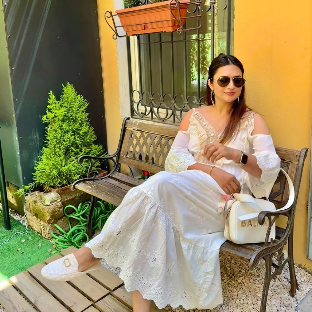 Divyanka Tripathi does 'laundry' next day after celebrating eighth wedding anniversary ...