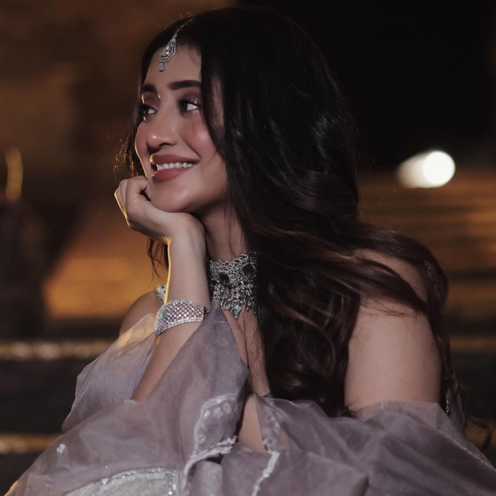 Shivangi Joshi amps up ethnic glam in her elegant orange lehenga, fan urges Kushal Tandon to comment Shivangi Joshi amps up ethnic glam in her elegant orange lehenga, fan urges Kushal Tandon to comment