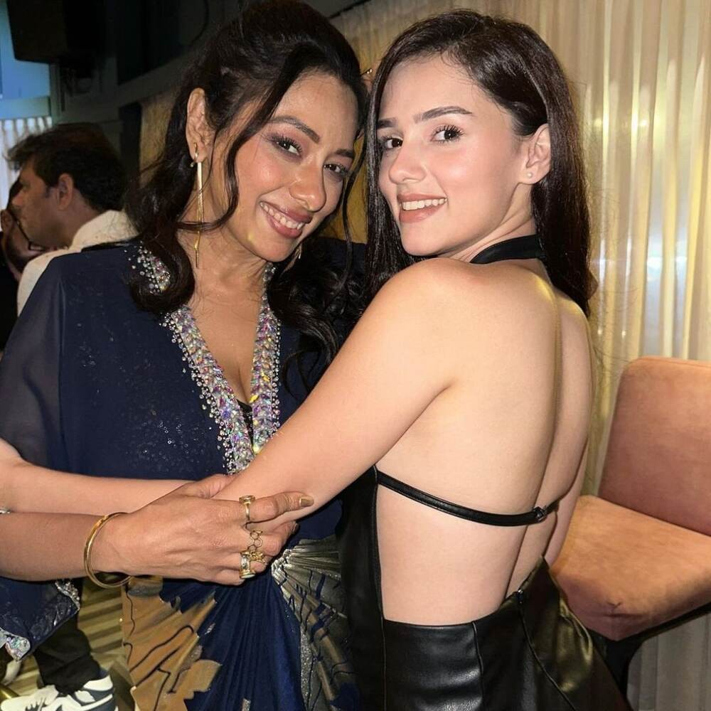 Anupamaa's Rupali Ganguly and Nishi Saxena pose for heartfelt photo on sets; see BTS fr...