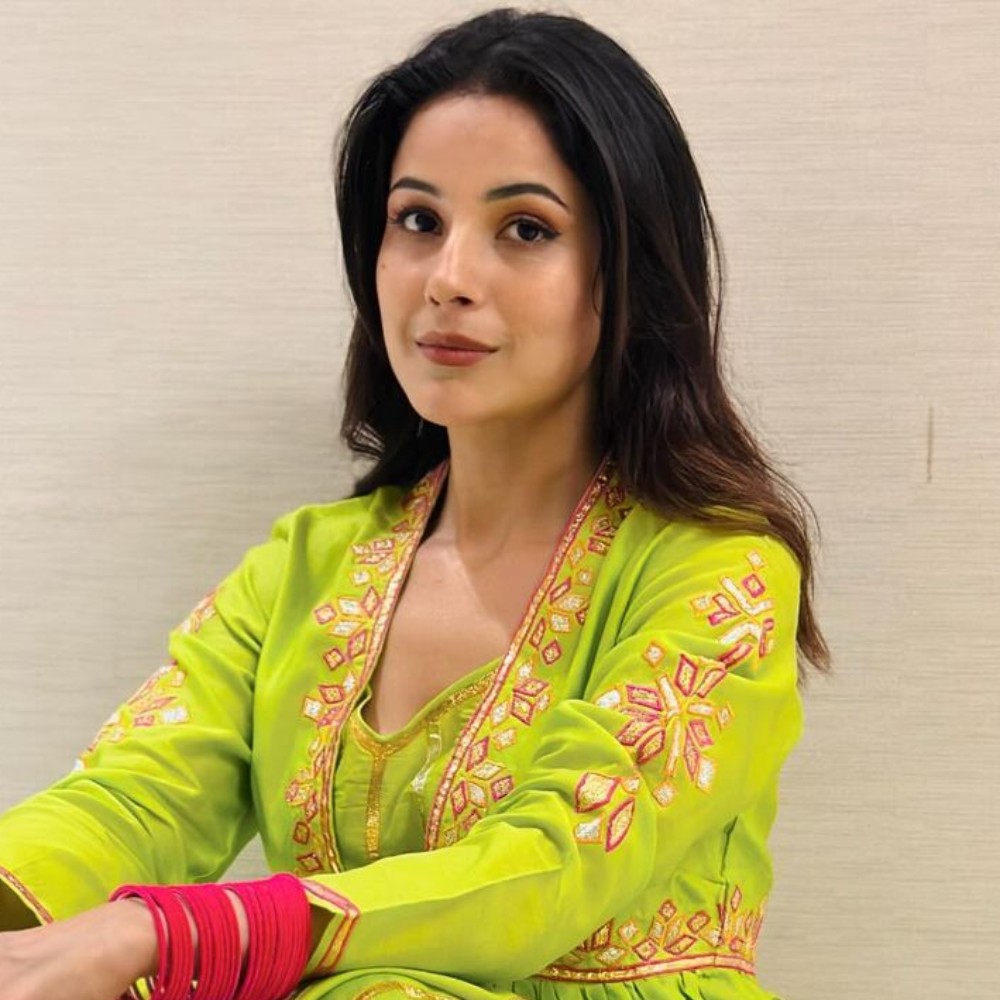 Watch: Shehnaaz Gill elevates ethnic fashion in blue kurta set; guess its price tag Watch: Shehnaaz Gill elevates ethnic fashion in blue kurta set; guess its price tag