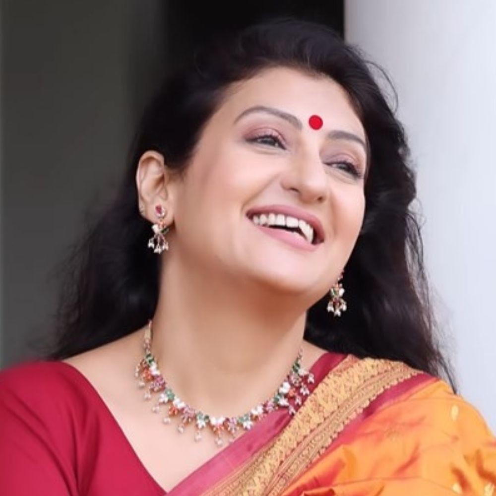 Juhi Parmar feels 'emotional' and 'grateful' as she celebrates 22 years of Kumkum; evok...