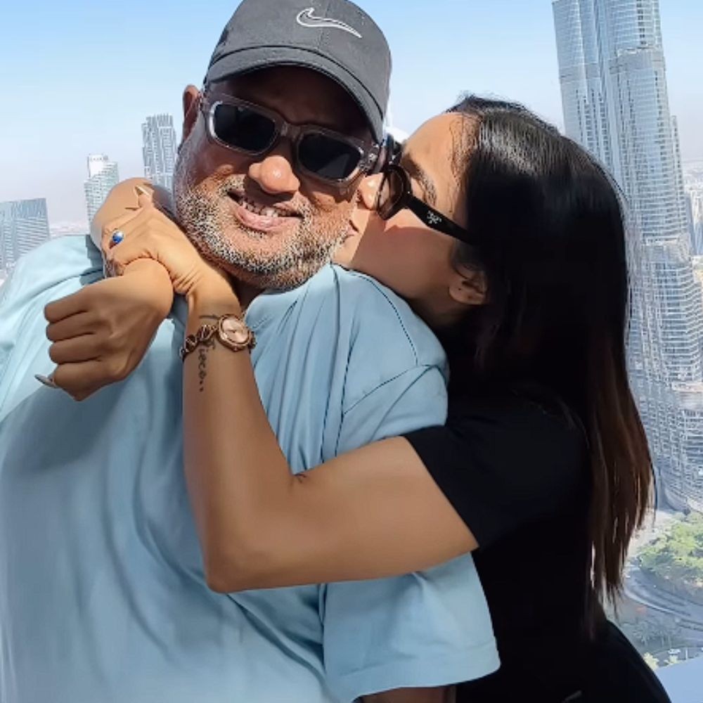Manisha Rani’s gift to her dad leaves him in tears; Bigg Boss OTT 2 fame says ‘I will fulfill all his dreams’ Manisha Rani’s gift to her dad leaves him in tears; Bigg Boss OTT 2 fame says ‘I will fulfill all his dreams’