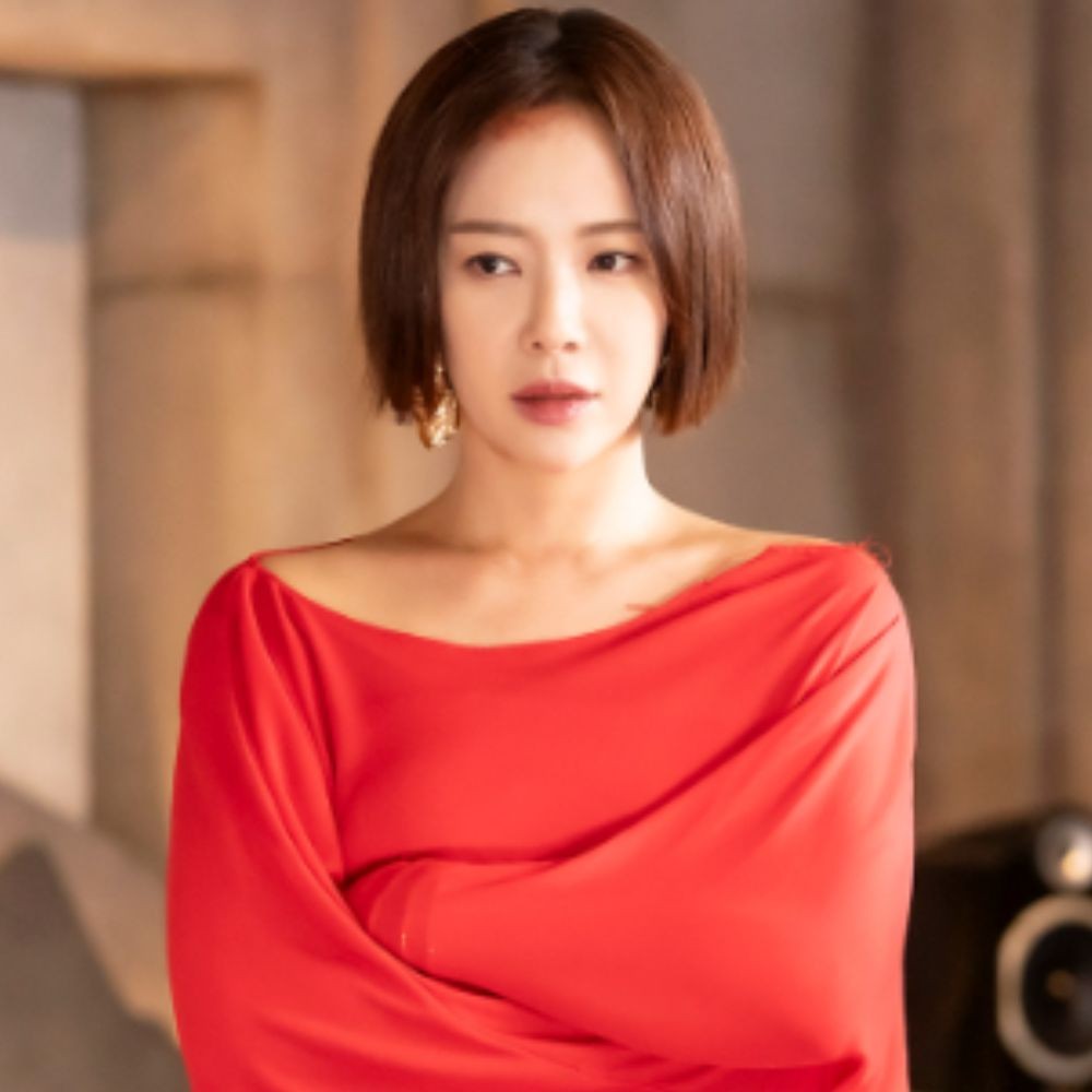 The Escape Of The Seven's Hwang Jung Eum confirmed to be dating basketball player 