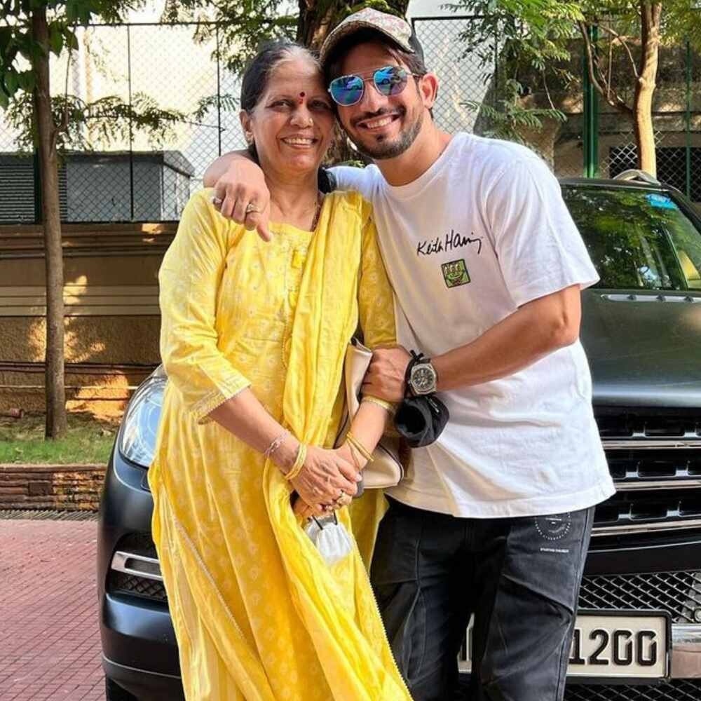 Arjun Bijlani’s mother cannot stop watching the actor’s THIS show; Find out which one it is  Arjun Bijlani’s mother cannot stop watching the actor’s THIS show; Find out which one it is