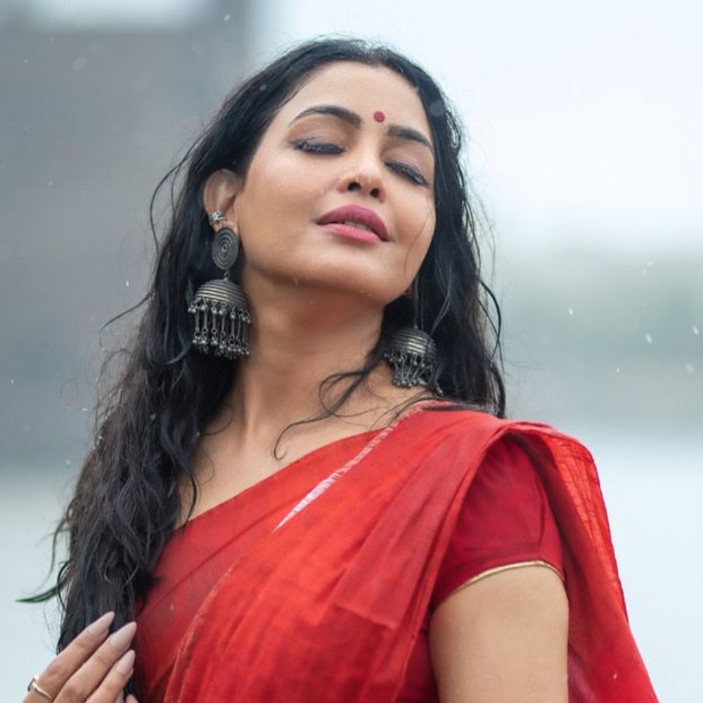 PICS: Bhabi Ji Ghar Par Hai fame Shubhangi Atre embraces monsoon magic in stunning saree look PICS: Bhabi Ji Ghar Par Hai fame Shubhangi Atre embraces monsoon magic in stunning saree look