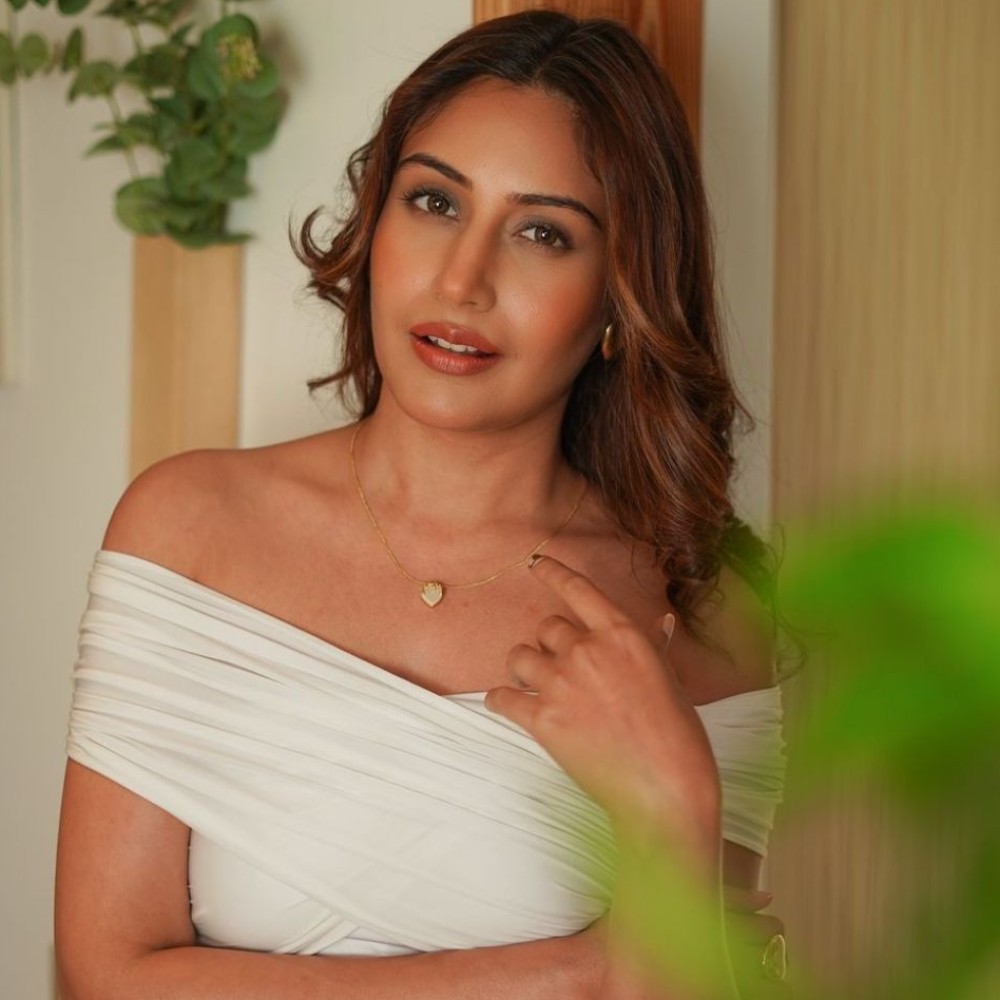 Surbhi Chandna dazzles in a golden bodycon dress, looks like 'Gold Plated Kaju Katli' -...