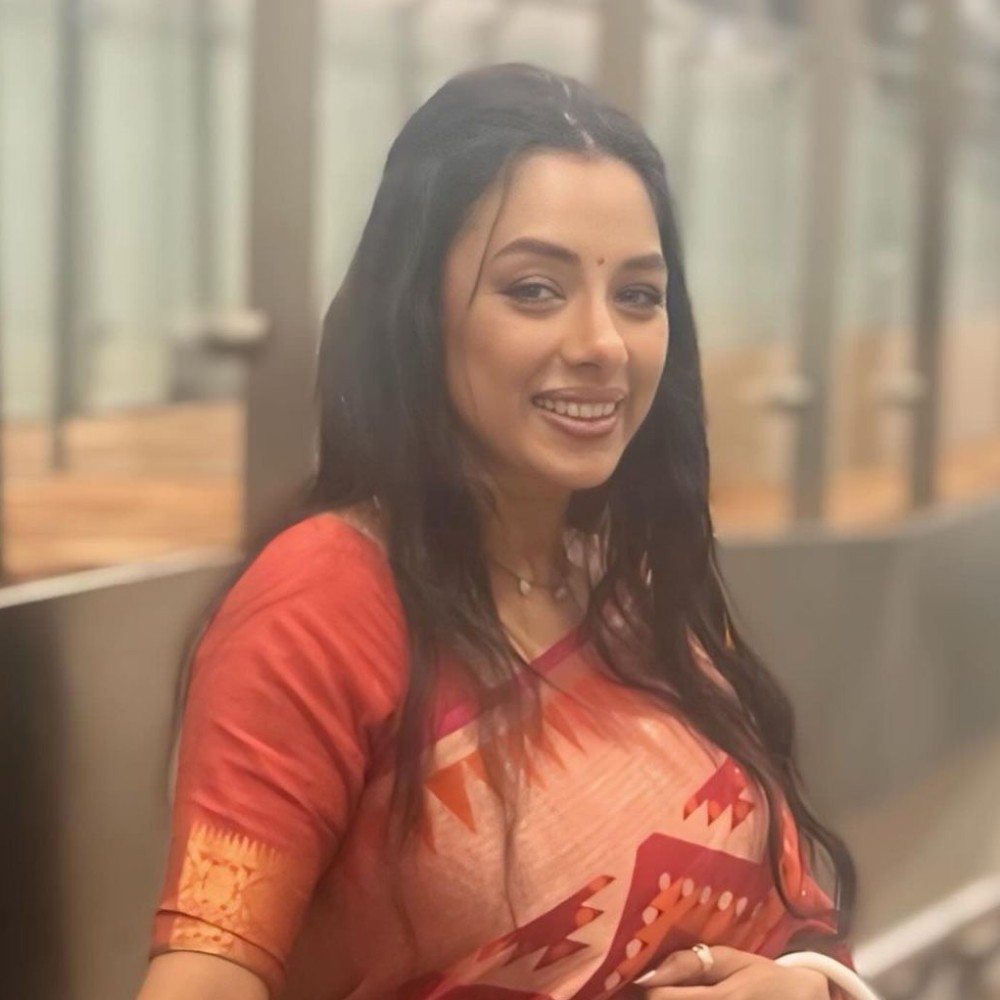 Anupamaa star Rupali Ganguly reignites fashion fever in beautiful red saree Anupamaa star Rupali Ganguly reignites fashion fever in beautiful red saree