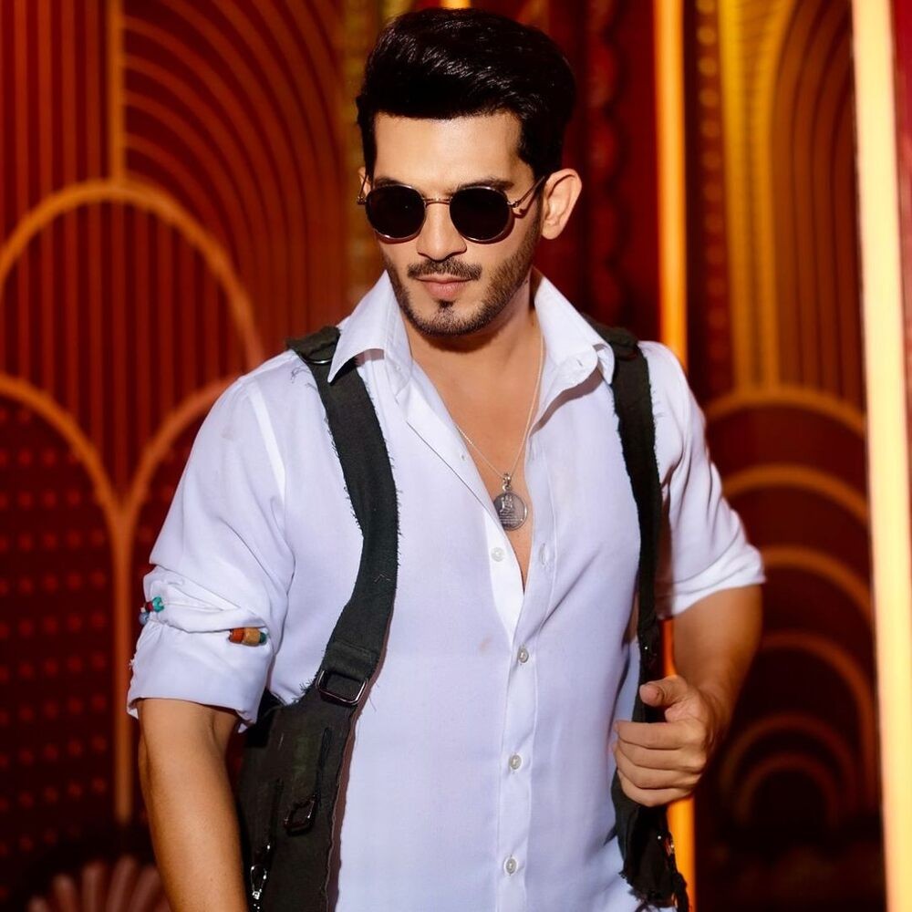 Arjun Bijlani amps up his fashion game in a hand-painted denim jacket and it is all things fancy and cool Arjun Bijlani amps up his fashion game in a hand-painted denim jacket and it is all things fancy and cool