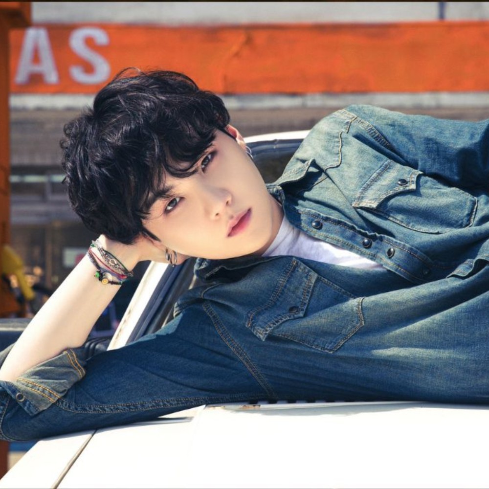 When SUGA bowed and cried after seeing his parents at BTS concert for the first time