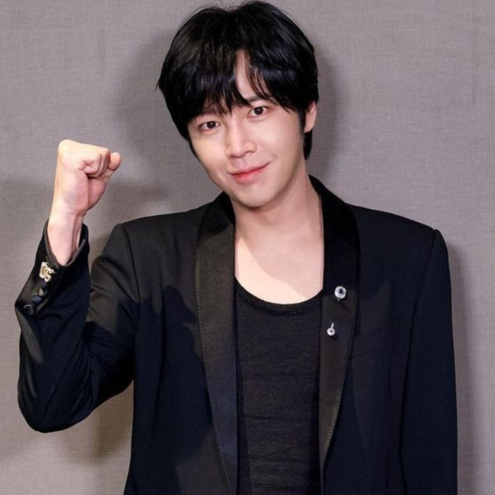 Korean 'Prince of Asia' Jang Keun Suk opens up on battle with Thyroid cancer and ongoin...