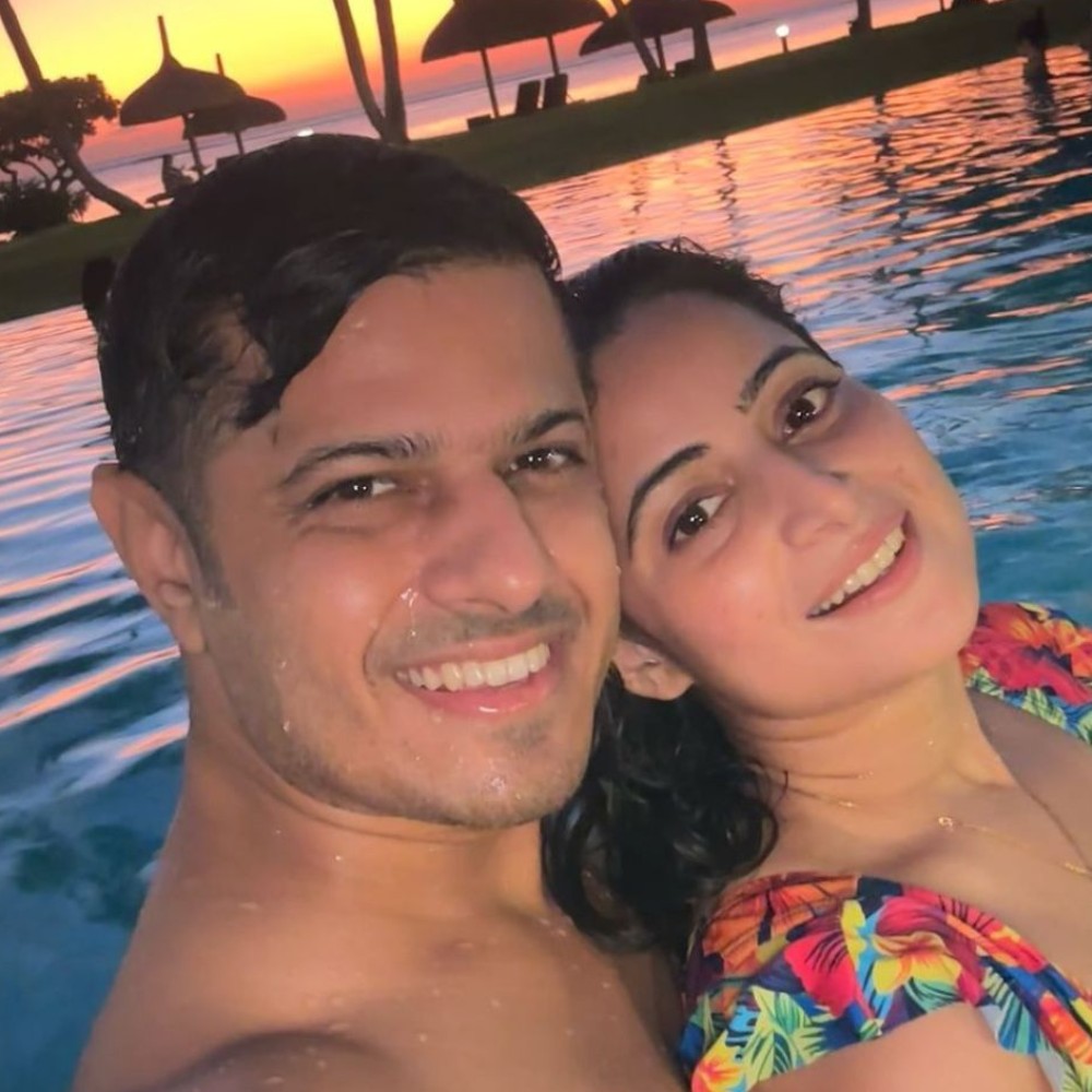 Neil Bhatt REUNITES with friends from Bigg Boss 17, Khatron Ke Khiladi 13, Ghum Hai Kis...