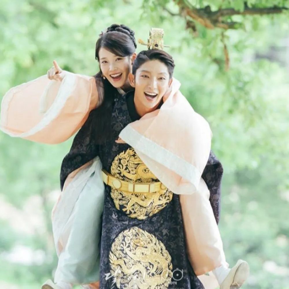 When Lee Joon Gi hinted at favorite romantic scenes with IU from Moon Lovers: Scarlet H...