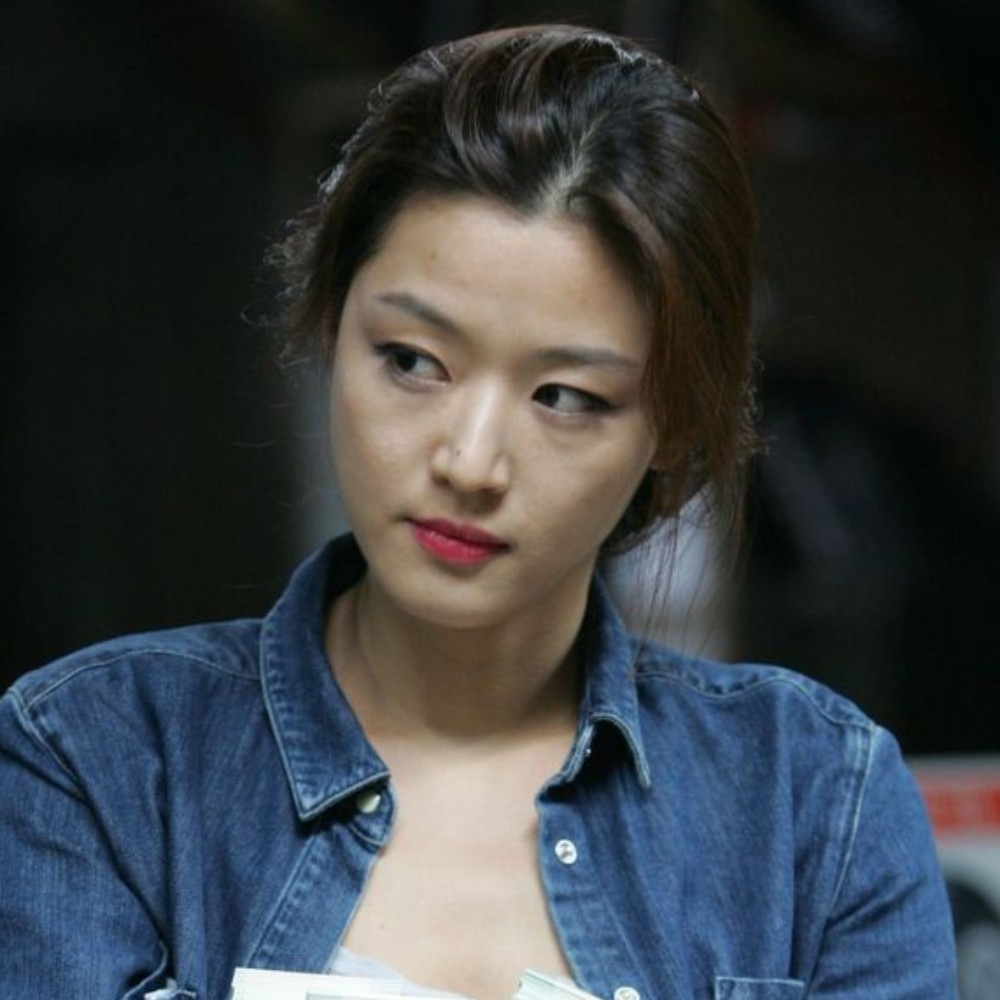 When Jun Ji Hyun was at 'disadvantage’ during kiss scene with Kim Soo Hyun in The Thiev...