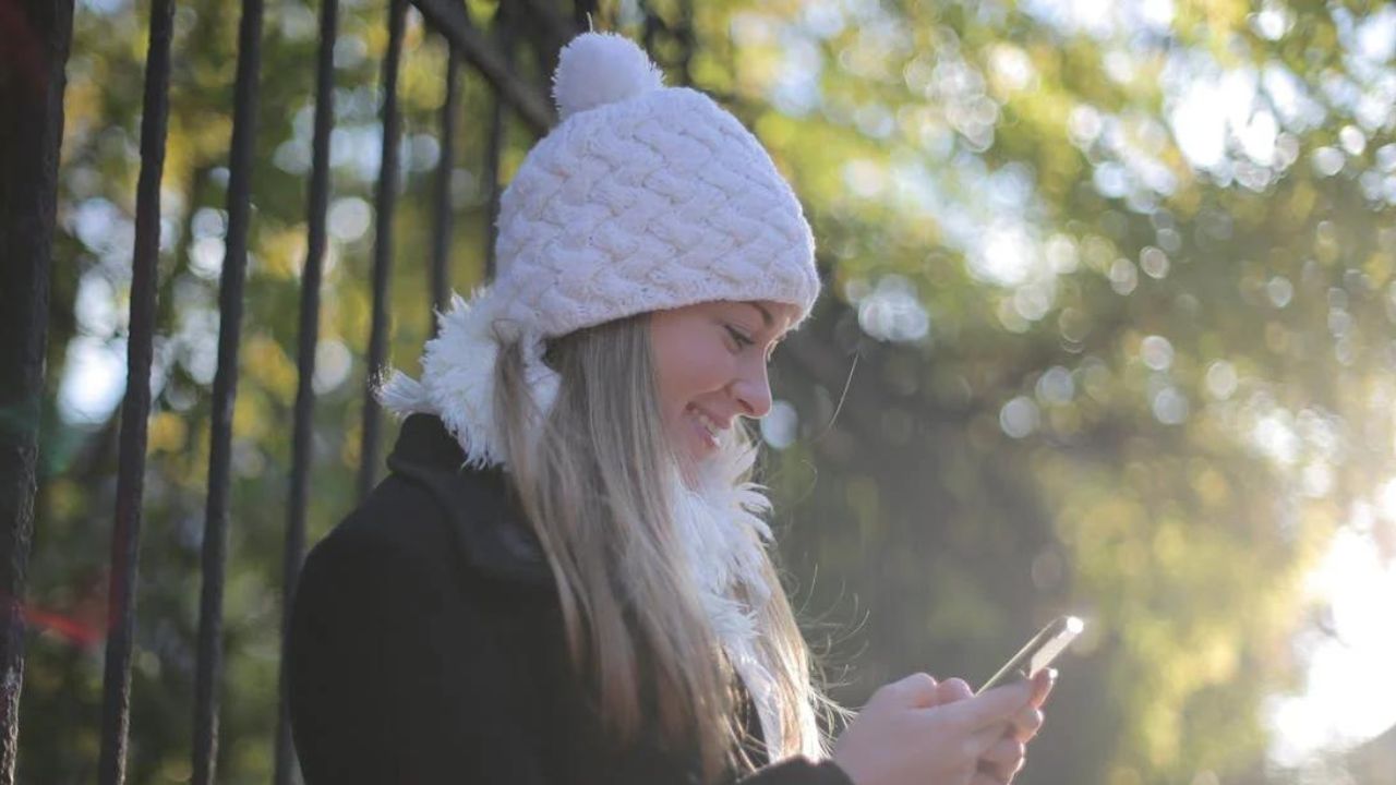 How to make a girl like you over text