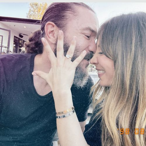 Via Kaley Cuoco's Instagram Stories 