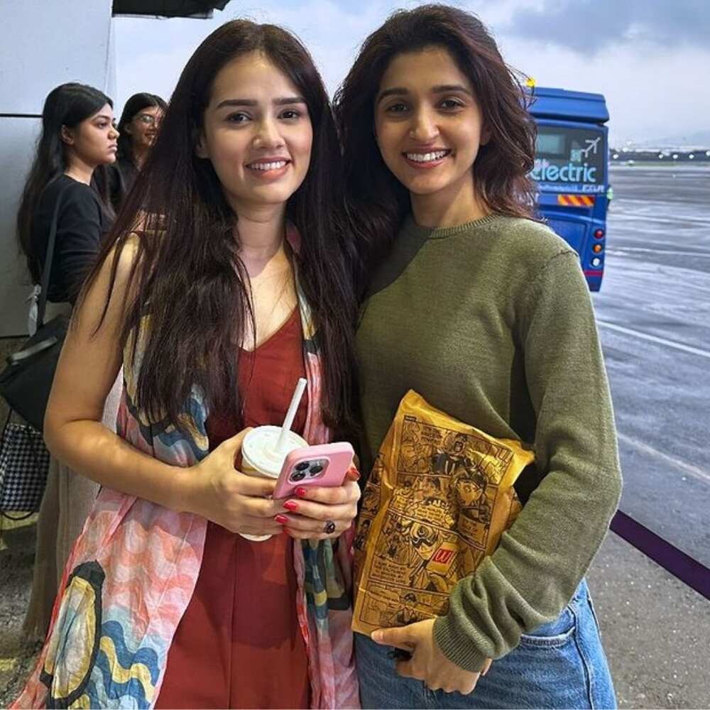 Anupamaa actress Nidhi Shah becomes owner of new car, co-star Nishi Saxena congratulate...