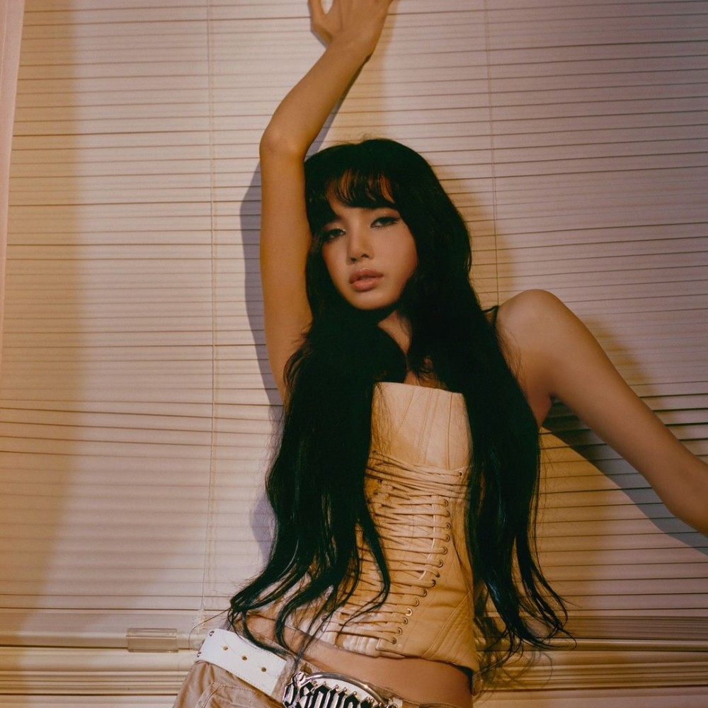 BLACKPINK’s Lisa to embark on solo world tour in 2025? French media reports on singer’s...