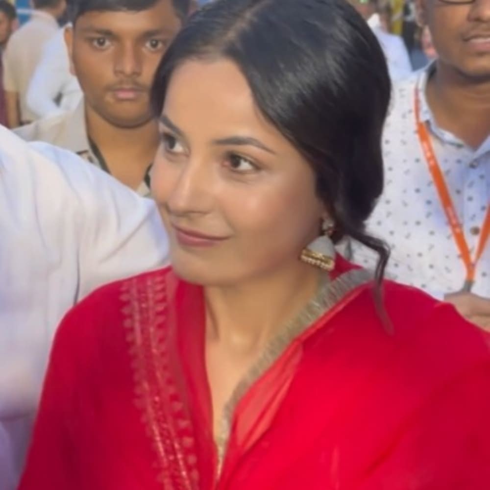 Bigg Boss 13's Shehnaaz Gill is a sight to behold in vibrant red traditional fit, but i...