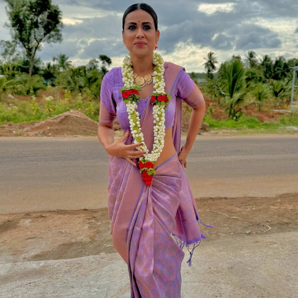 Nia Sharma channels perfect desi vibes while soaking in fresh village air; Arjun Bijlan...