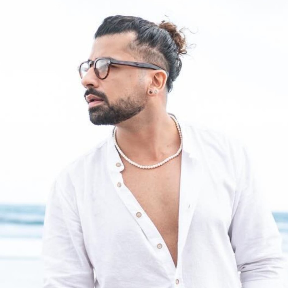 Khatron Ke Khiladi 14’s Aashish Mehrotra is in self-love mood, drops slice-of-a-life beach post Khatron Ke Khiladi 14’s Aashish Mehrotra is in self-love mood, drops slice-of-a-life beach post