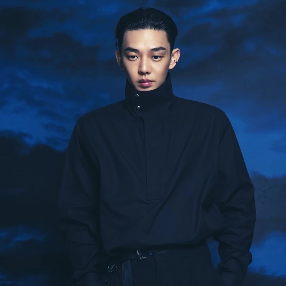 Yoo Ah In mourns demise of his father after long battle with chronic illness