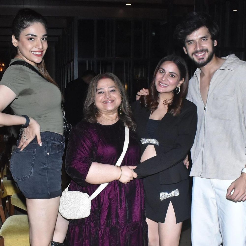 Shraddha Arya’s Birthday Bash: Kundali Bhagya co-stars Paras Kalnawat and Anjum Fakih s...