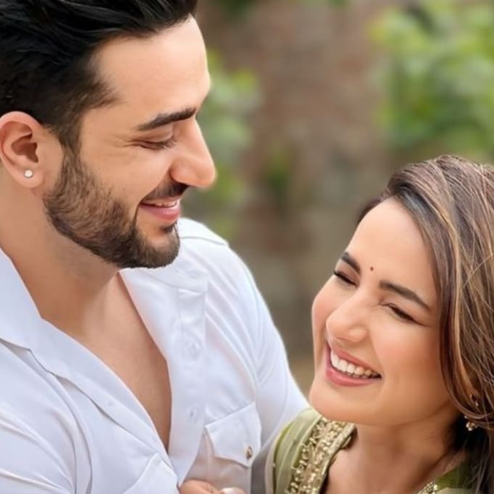 Jasmine Bhasin issues CLARIFICATION after cryptic post on 'love leaving' leads to break...