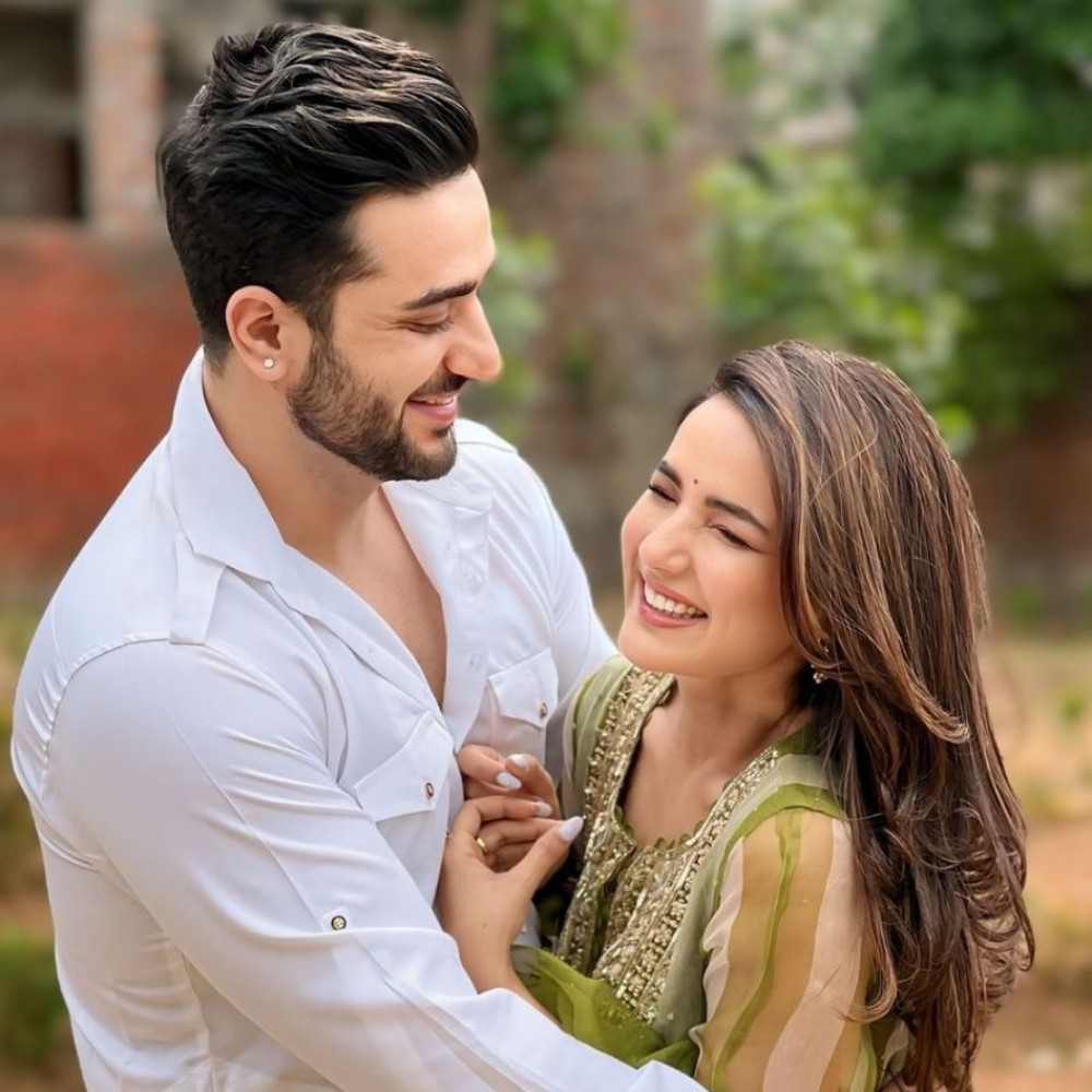 Aly Goni looks into girlfriend Jasmine Bhasin's eyes, calls her his 'missing button'; W...
