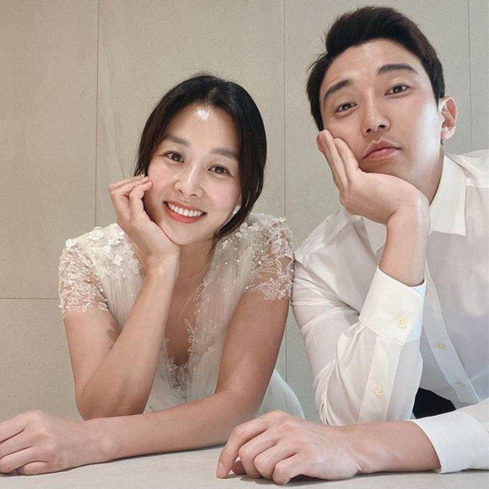 The Empress fame Jang Shin Young refutes divorce rumors with husband Kang Kyung Joon fo...