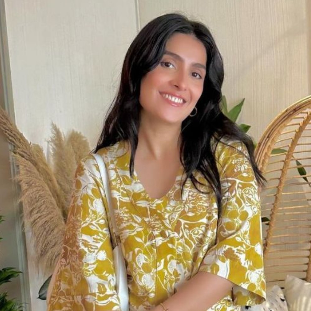 Fan of Ayeza Khan? Here are 7 interesting facts about Pyarey Afzal star that you must k...