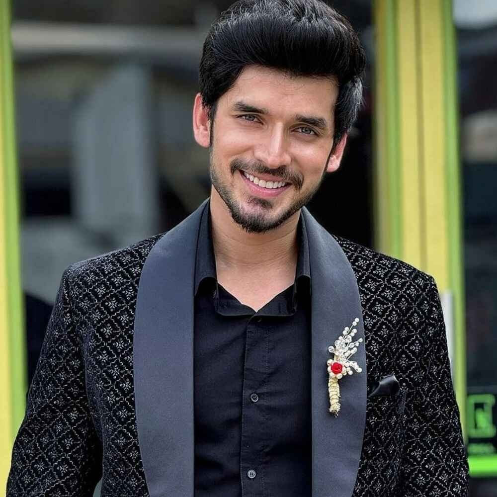 WATCH: Kundali Bhagya actor Paras Kalnawat fulfills his 'dream' of owning THIS swanky c...