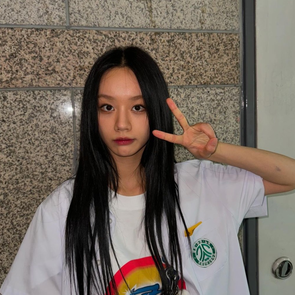 When Hyeri surprised bestie BLACKPINK’s Rosé by crying within 10 seconds on Ask Us Anyt...