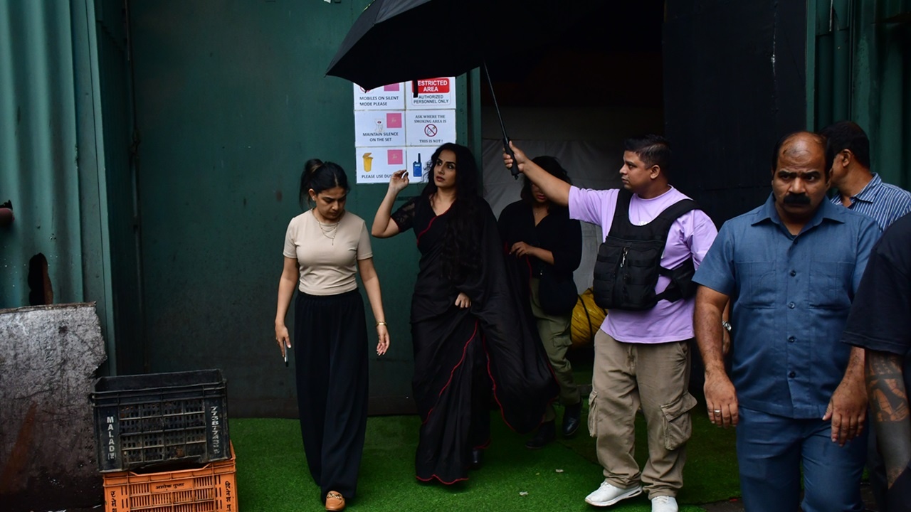 Vidya Balan on the sets of Bhool Bhulaiyaa 3 