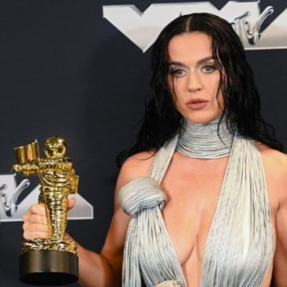 MTV VMAs 2024: 8 Most Viral Moments From The Event ft Britney Spears’ Homage, Sabrina’s Alien Kiss And Taylor Swift’s Record MTV VMAs 2024: 8 Most Viral Moments From The Event ft Britney Spears’ Homage, Sabrina’s Alien Kiss And Taylor Swift’s Record