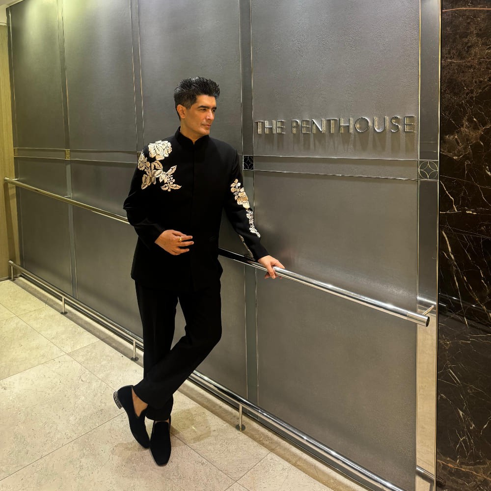 Manish Malhotra Creates History: First Indian Designer Showcases at Harrods’ Exclusive Private Penthouse Manish Malhotra Creates History: First Indian Designer Showcases at Harrods’ Exclusive Private Penthouse