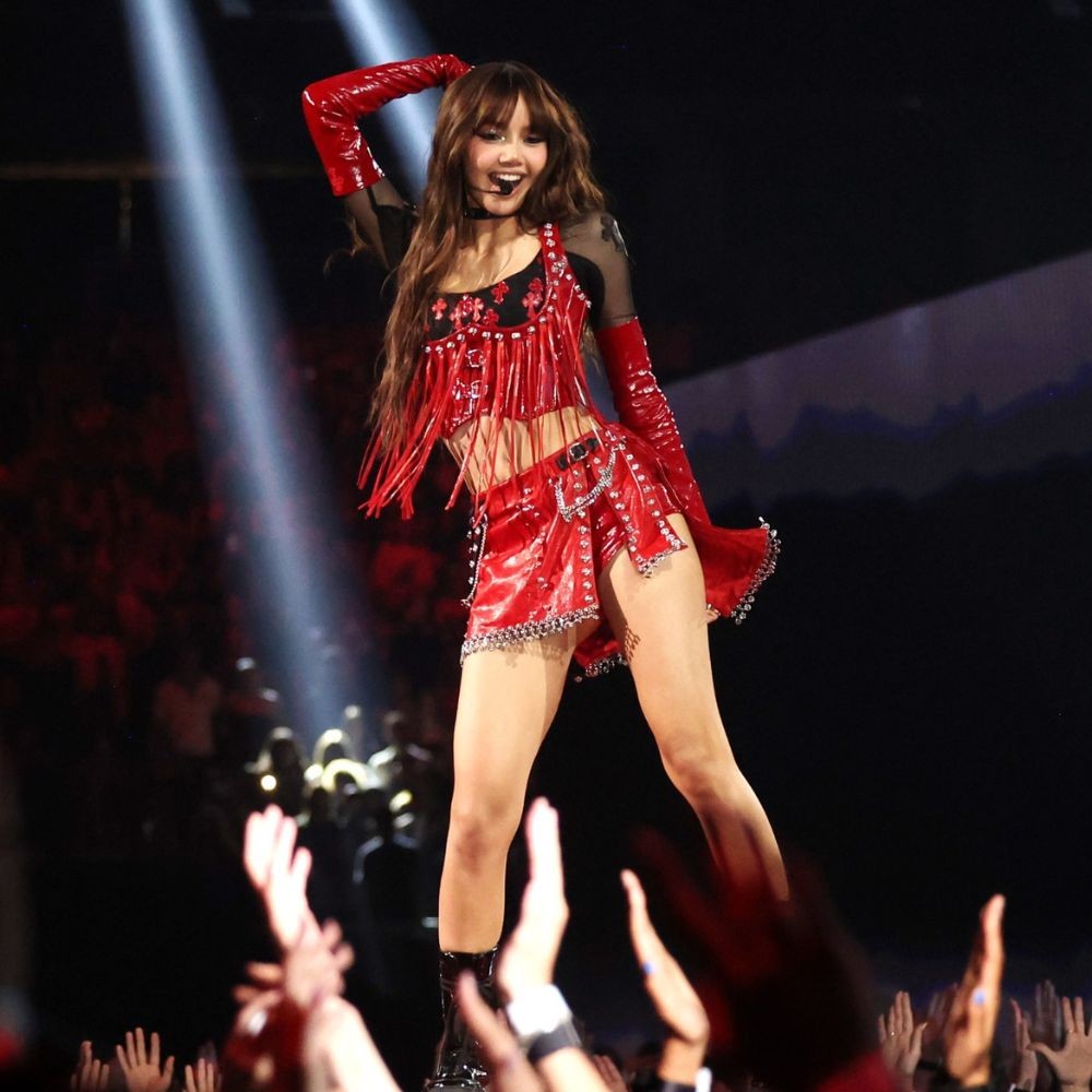 VMAs 2024: BLACKPINK's Lisa sets stage on fire with iconic debut performances of New Wo...