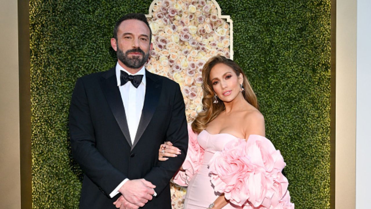 Jennifer Lopez and Ben Affleck (via Getty Images)