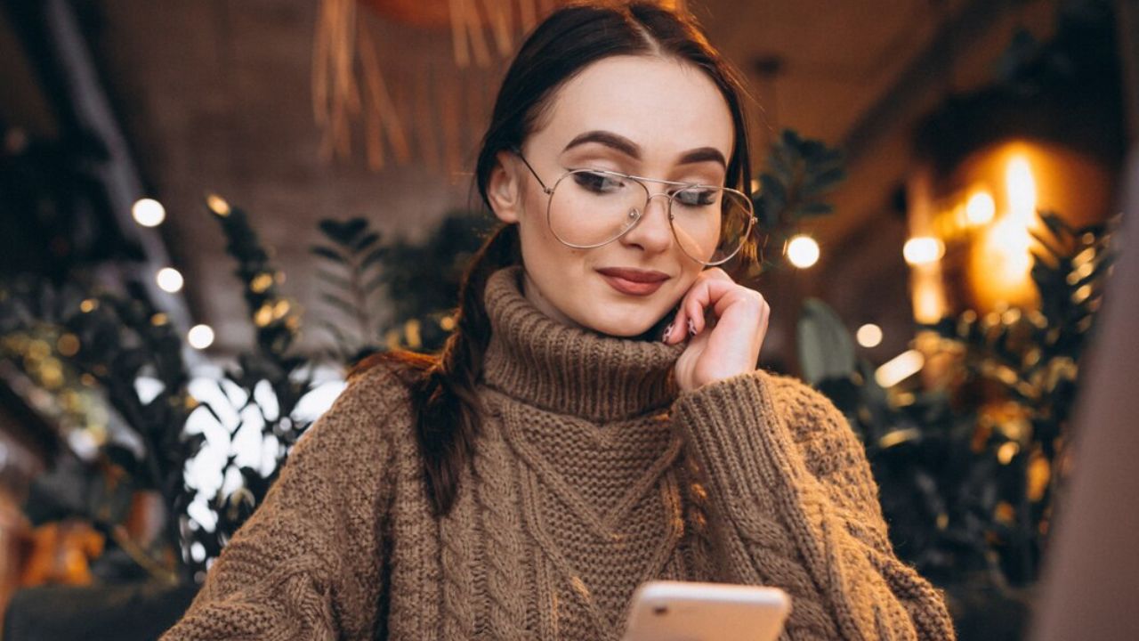 What to text a woman to make her want you