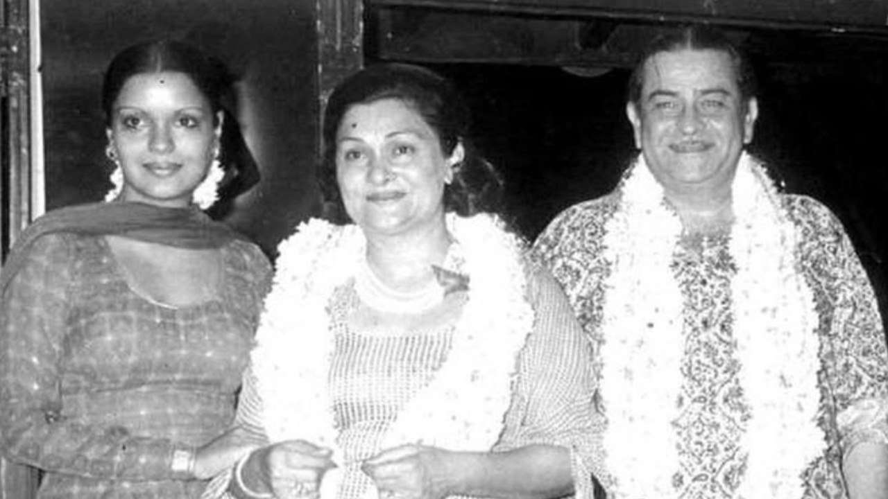 Zeenat Aman recalls Raj Kapoor gave her handful of THESE as signing amount for Satyam S...