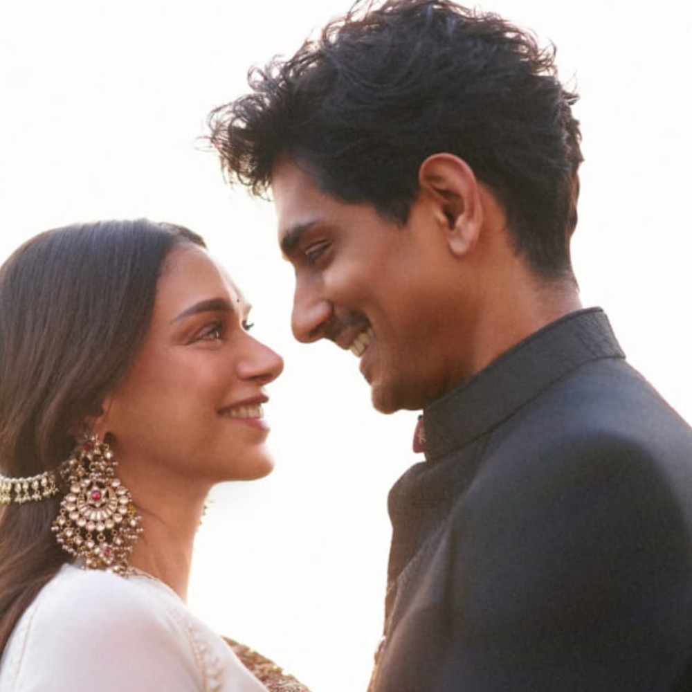 ‘You be you...and I will be me’: Aditi Rao Hydari and Siddharth looking at each other i... ‘You be you...and I will be me’: Aditi Rao Hydari and Siddharth looking at each other i...