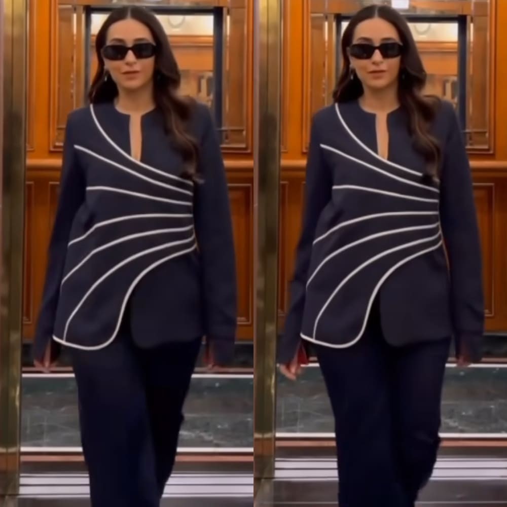Karisma Kapoor in a pantsuit with line detailing worth Rs 49,900 is the kind of blue we all need in our lives Karisma Kapoor in a pantsuit with line detailing worth Rs 49,900 is the kind of blue we all need in our lives