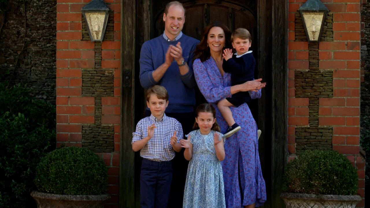 Prince William and Kate Middleton with their kids (Getty Images)