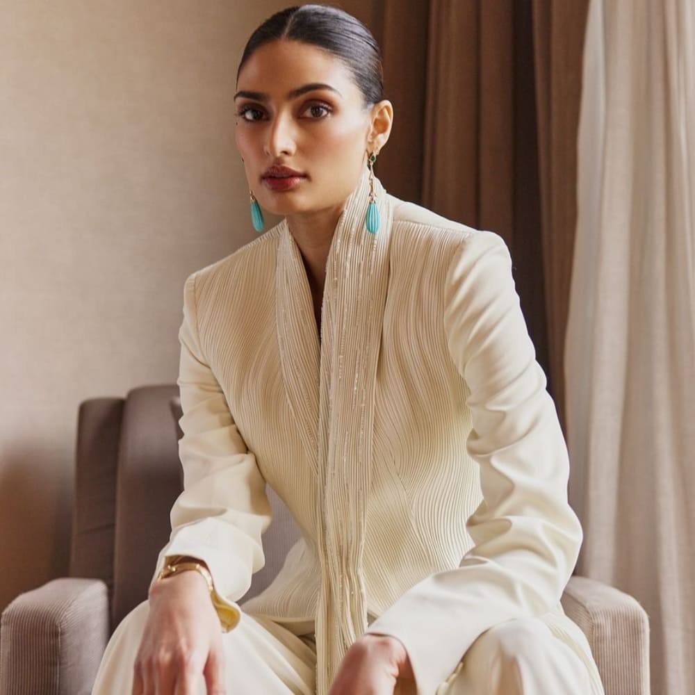 Mom-to-be Athiya Shetty proves her boss-lady persona is unstoppable in Rimzim Dadu’s ta...